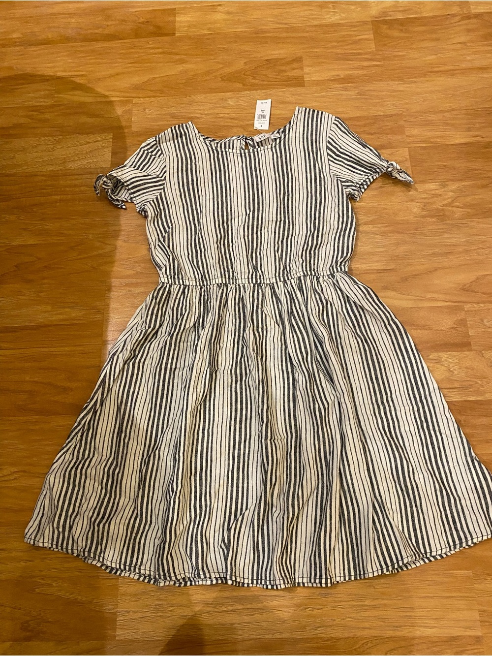 GAP Black and White Striped Tie-Sleeve Casual Dress